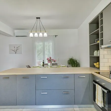 Vardavilla ヴィラ