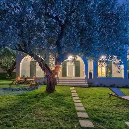 Vardavilla Λιθακιά